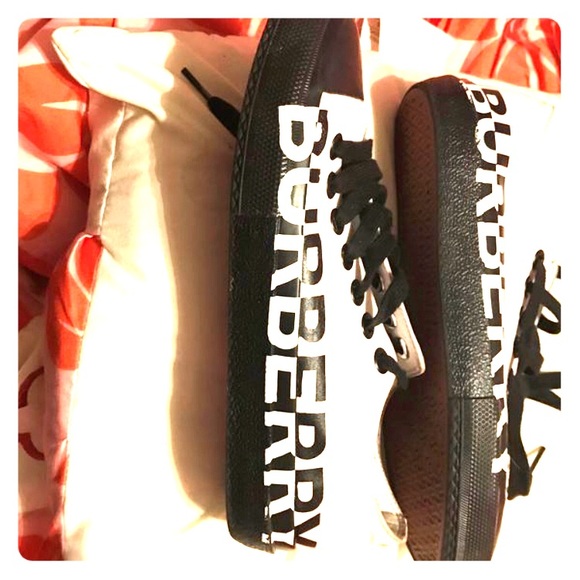 Burberry shoes - Picture 1 of 1